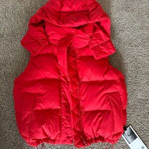 Wonder Puff cropped vest